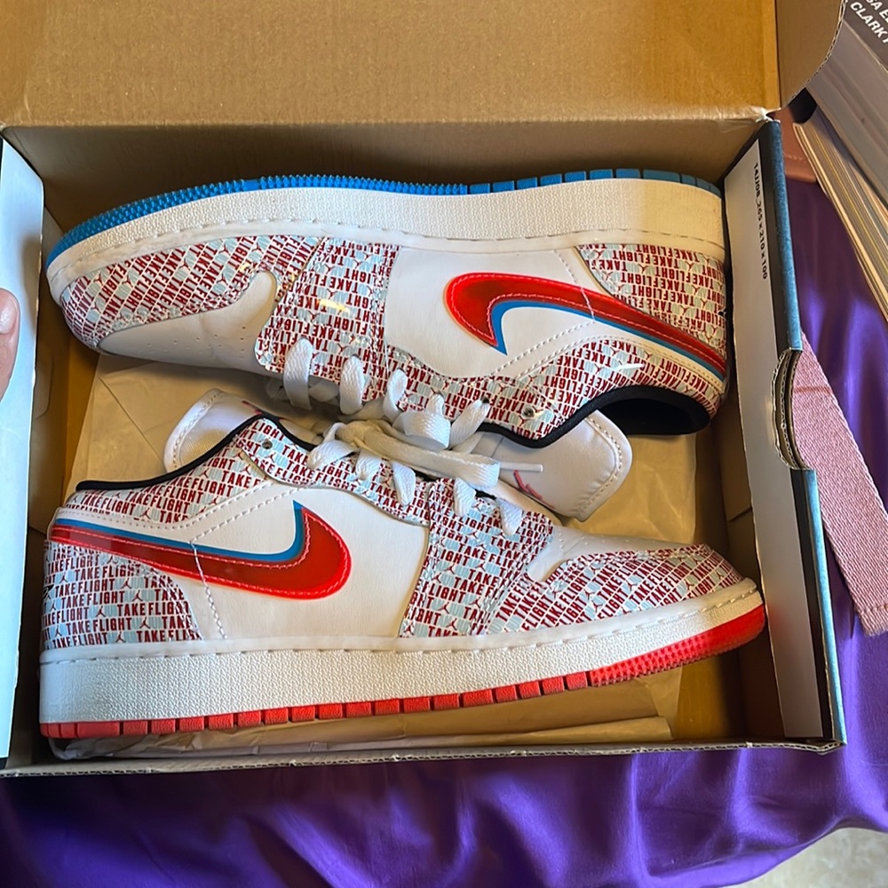 Air Jordan 1 lows SE - Picture 1 of 2